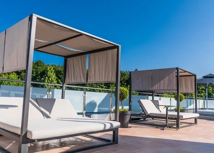 Friedrichshof 4* اوبرتروباخ