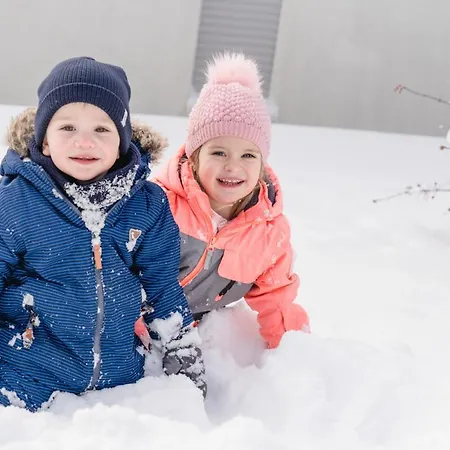 Friedrichshof ゲストハウス