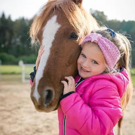 Friedrichshof ゲストハウス オーバートルバッハ