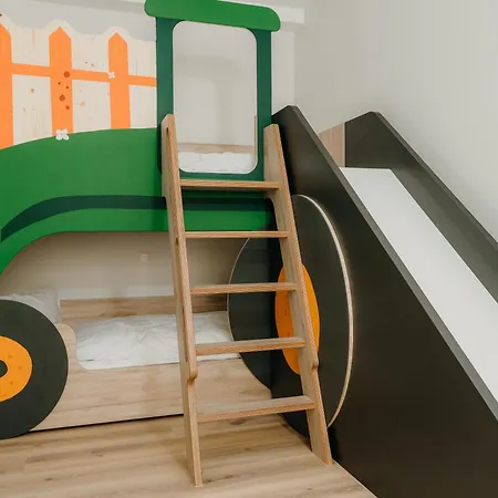 Friedrichshof ゲストハウス