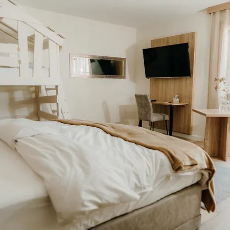 Friedrichshof ゲストハウス