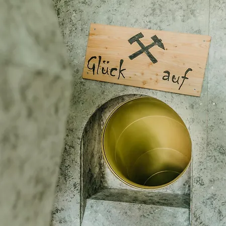 Friedrichshof ゲストハウス 3*