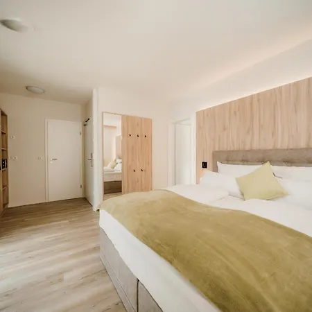 Friedrichshof 3*