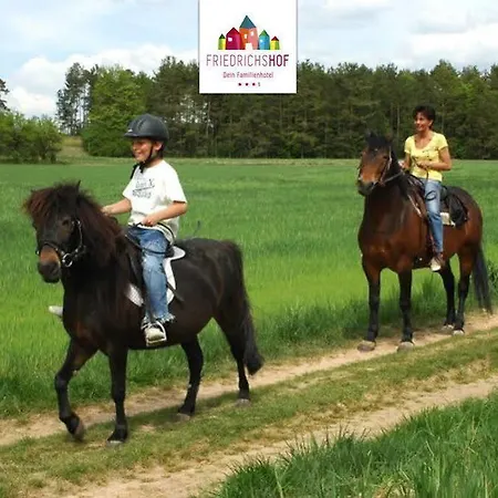 Friedrichshof ゲストハウス 3*